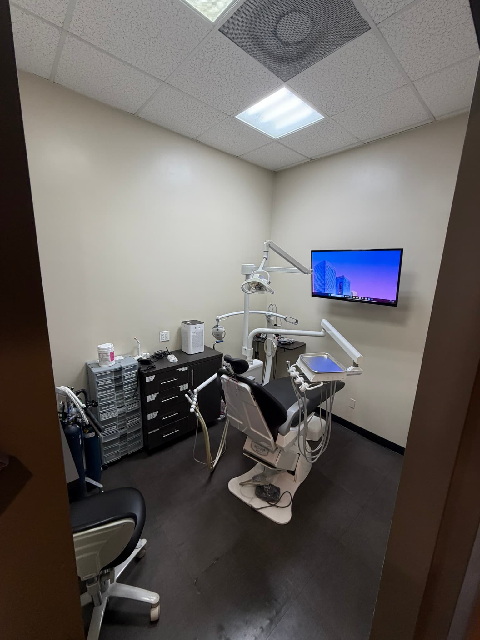 Inside Hillside Dentistry & Orthodontics — Torrance, CA — dental operatory