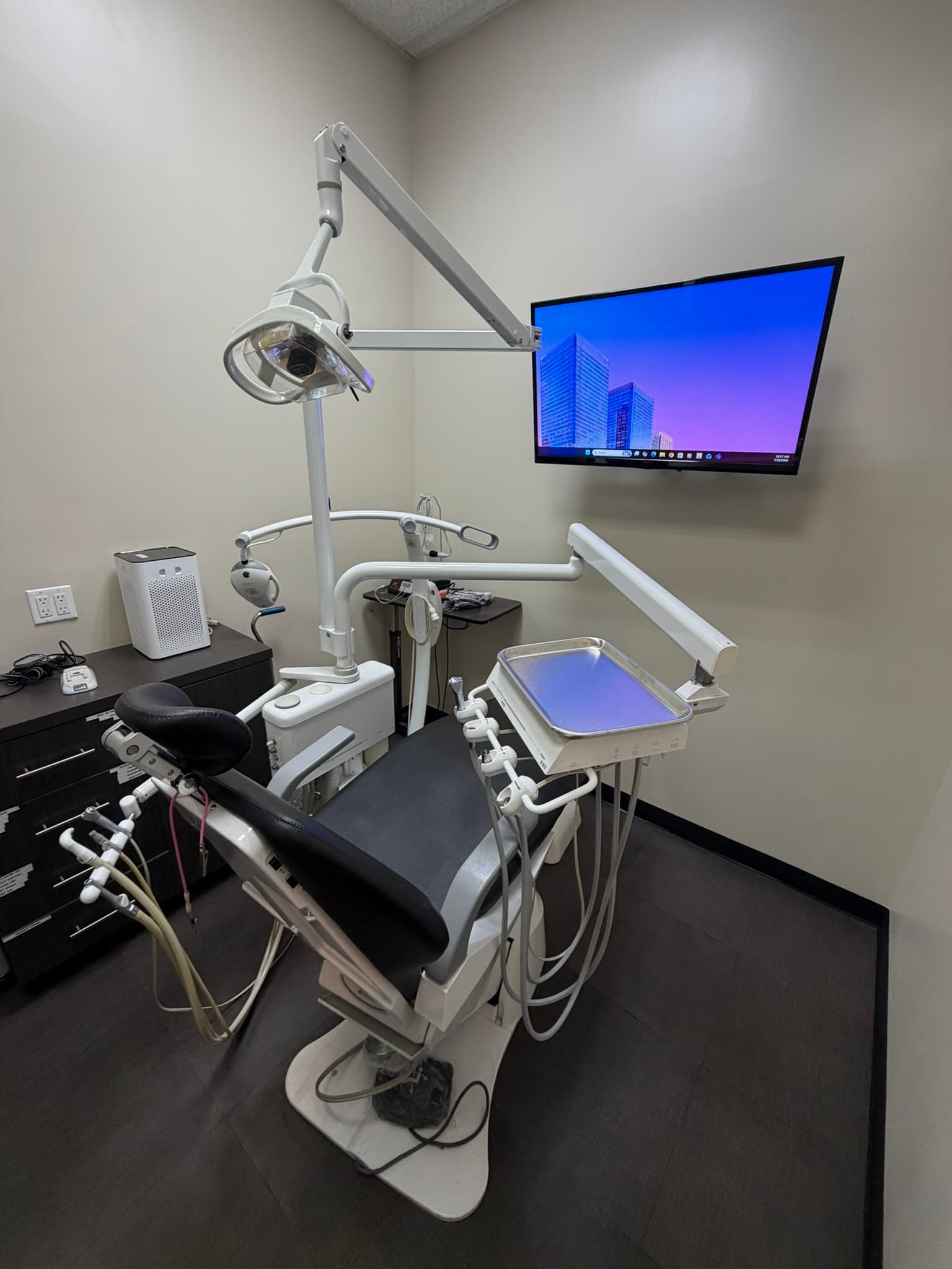 Inside Hillside Dentistry & Orthodontics — Torrance, CA — treatment room
